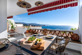 Luci by The Sea, La Herradura